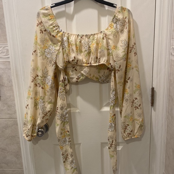“NYC Madden” - Floral Top! - Size S - New w/Tags! - Picture 2 of 5